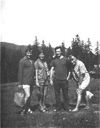 Sierpień 1972. Na Rusince zawitała młoda para (dosłownie, tuż po ślubie) niemieckich turystów z ówczesnego NRD. To właśnie oni - w towarzystwie Witalisa i "Cioci" Wandzi Kuropatwińskiej. Jak widzicie, 4:0 dla młodości.