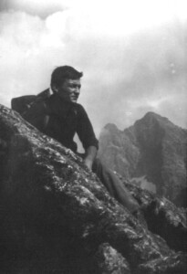 Sierpień 1967. Kozi Wierch: orlim (jeszcze) wzrokiem po okolicznych szczytach...