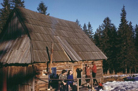 Zima 72/73. Wojtek, Jadzia, Ala(?), Mańcia