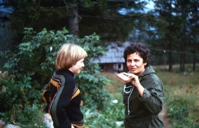 Sierpień'77. Dwie Jadzie. Od lewej: Jadzia mała, Jadzia średnia.