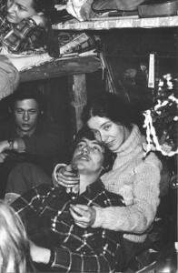 Wigilia Sylwestra 72/73. Sławek z Hanką. Zabawa się rozkręca.