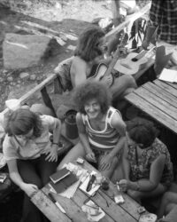 Sierpień'73. Ewka po udanej ucieczce. W szpitalu ciepło, jeść dają, a ona wolała do szałasu.